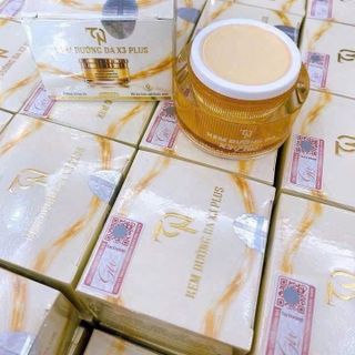 Kem dưỡng da ngày x3