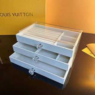 KỆ ĐỰNG TRANG SỨC PHỤ KIỆN 3 TẦNG SANG TRỌNG