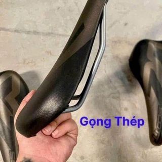 Yên Scott chính hãng, sx Taiwan Kích thước: ngang 13.5cm, dài 27.5cm Gọng thép