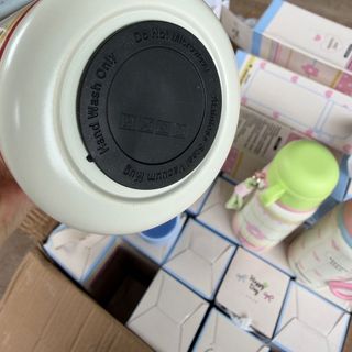 bình inox 600ml 65k 1/c thùng 50 mix màu