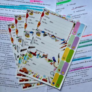 Nhãn vở học sinh kèm sticker ghi tên