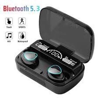 Tai nghe Bluetooth TWS M10 với hộp sạc có màn hình LED hiển thị phần trăm pin.