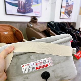 Fujikima Gối Massage Hồng Ngoại FJ-488K Thiết Kế Nhỏ Gọn Chức Năng Đa Dạng Sử Dụng Trên Xe Hơi Sofa Ghế Làm Việc