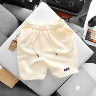 Mẫu quần short nỉ form ngang gối. Chất nỉ cua dày mịn.