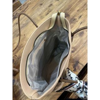 TÚI TOTE W823 DA MỀM KÈM KHĂN LỤA – THANH LỊCH CHO NÀNG CÔNG SỞ