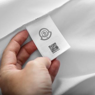 T-SHIRT MONCLER NAM.  Chất liệu cotton 4 chiều, co giãn mềm mịn.