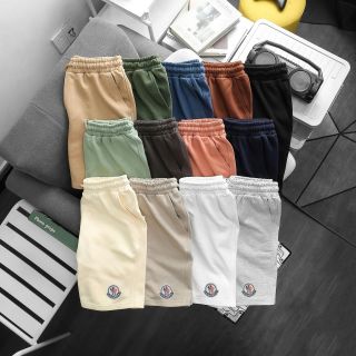 Short Moncler Basic Logo nam.  Chất nỉ cua dày mịn, đồng chất.