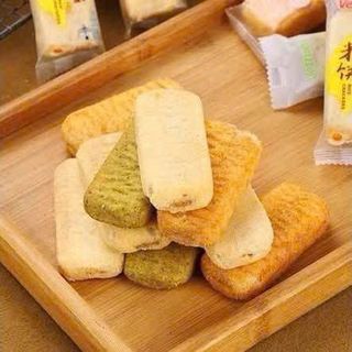 Bánh Gạo Vetrue Rice Biscuit Vị Phô mai và Vị Lòng đỏ trứng muối 116g