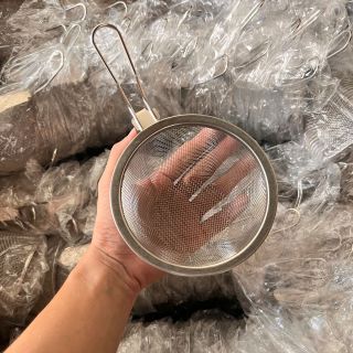 Giỏ Nhúng Lẩu Inox Có Móc Treo, Dụng Cụ Vớt Đồ Ăn Nhúng Mì, Nhúng Thịt Tiện Lợi Kích Thước 11x9.5cm
