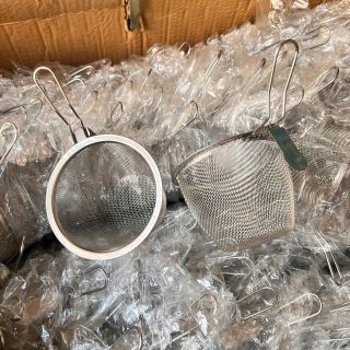 Giỏ Nhúng Lẩu Inox Có Móc Treo, Dụng Cụ Vớt Đồ Ăn Nhúng Mì, Nhúng Thịt Tiện Lợi Kích Thước 11x9.5cm
