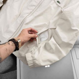 Jacket nam. Chất dù nhăn khoá zip.
