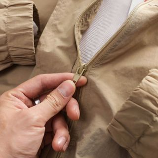 Jacket nam. Chất dù nhăn khoá zip.