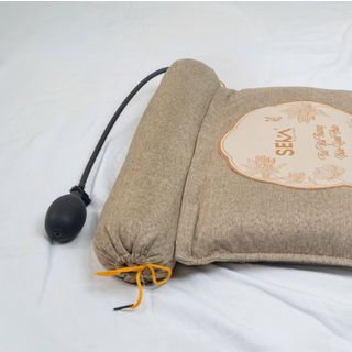 SKG690 - Gối sưởi điện ngải cứu Seka