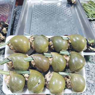 Ốc bươu đen nhồi thịt