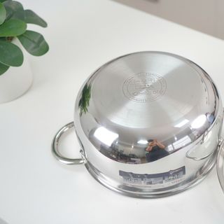 Nồi inox đúc nguyên khối Seka size 20cm