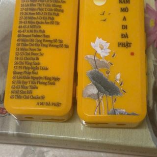 Máy niệm Phật tý hon 65 bài đeo cổ - Máy bao gồm 58 bài lưu sẵn, ko gắn đc thẻ nhớ. - Sử dụng pin sạc. - Bộ bao gồm: Máy + dây đeo cổ. giá bán buôn