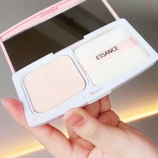 Phấn Nền Essance Dưỡng Sáng Siêu Mịn 7g