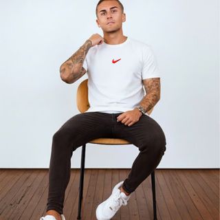 Áo thun nam. Chất thun cotton co giãn 4 chiều , Chất vải dày vừa mềm mịn thấm hút mồ hôi tốt. Unisex nam nữ đều mặc đẹp.