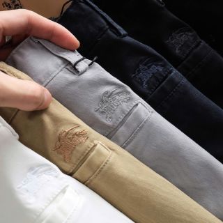 Short KaKi nam, chất kaki chính phẩm dày dặn, mịn, co giãn tốt, thiết kế form ống thoải mái.