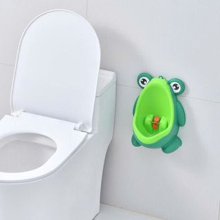 BÔ VỆ SINH HÌNH ẾCH CHO BÉ TRAI (T32)