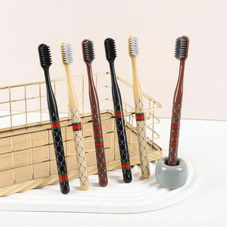 HỘP 6 BÀN CHẢI ĐÁNH RĂNG GC LUXURY (T100)