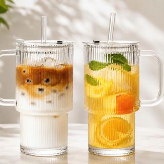 LY THUỶ TINH VÂN SỌC 600ml KÈM NẮP VÀ ỐNG HÚT (T38)