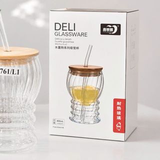 LY THUỶ TINH CHỊU NHIỆT DELI NẮP GỖ KÈM ỐNG HÚT (T48)