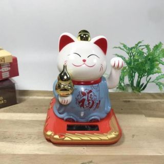 Mèo Thần Tài mặc áo đỏ vẫy khách chạy bằng năng lượng mặt trời cao 10cm