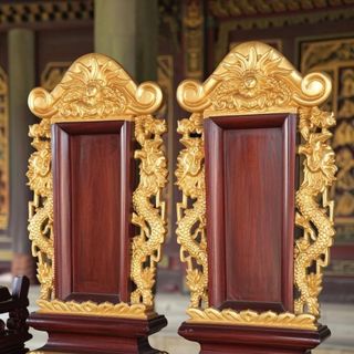 Bài Vị Gỗ Hương Ngàn Năm Uy nghiêm Chạm Khắc Tinh Xảo Chất Liệu Gỗ Hương Đỉnh Cao Độ Bền Vĩnh Cửu Nghệ Thuật Chạm Khắc Tinh Xảo Kích Thước Chuẩn Phong Thủy