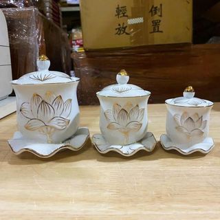 Chung nước thờ cao cấp hình hoa sen nổi có nắp 3 cỡ cao: 8cm, 11cm, 13cm ( bạch ngọc ) ảnh thật shop tự chụp