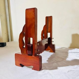 Giá để khung ảnh, khung tăng giảm hình thờ ngang 30cm gỗ tràm bông vàng sơn PU chống mối mọt và cẩn hoa