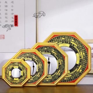 Bát Quái Phong Thủy Có Gương Thiết Kế Bát Giác Cân Bằng Năng Lượng Tích Cực Chất Liệu Gỗ Tự Nhiên & Đồng Cao Cấp Kích Thước Đa Dạng Màu Vàng Đồng Sang Trọng Phụ Kiện Dây Treo Đế Đặt Tiện Dụng Tặng Quà May Mắn Cho Tân Gia Lễ Tết