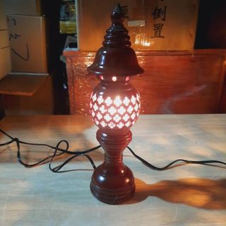 Cặp đèn gỗ tràm bông vàng thờ gia tiên cao 23cm