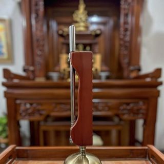 Khánh cầm tay dễ dàng gõ tụng kinh âm vang trầm ấm sử dụng chục năm