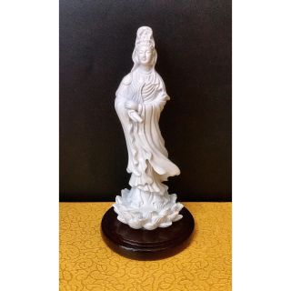 Tượng Quan Thế Âm Bồ Tát đứng cao 13cm ngang 5cm sơn nhũ vàng chất liệu bột đá nhựa poly cao cấp vẽ áo trắng tỉ mỉ