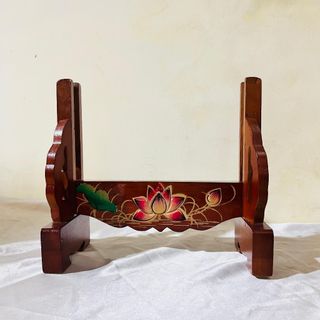 [MUA LỚN HƠN ẢNH 5CM] Giá để khung ảnh, khung tăng giảm hình thờ gỗ tràm bông vàng sơn PU chống mối mọt và cẩn hoa sen