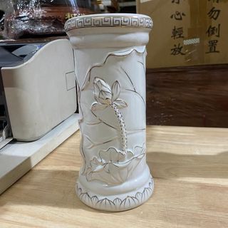 Ống đựng nhang sứ trắng Bạch Ngọc cao cấp hình hoa sen nổi 3 cỡ cao: 19cm, 22cm, 24cm