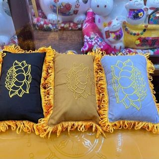 Gối Kê Tay Hỗ Trợ Độc Sách Ôm Ái Tiện Lợi Đa Sắc Màu Thiết Kế Tinh Tế Chất Liệu Cao Cấp Phù Hợp Cho Thiền Định Yoga Hoặc Làm Gối Tựa Khi Ngồi Ghế Văn Phòng