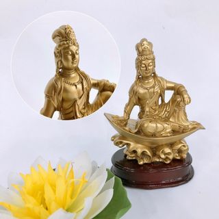 Tượng Ngài Quan Thế Âm Bồ Tát Ngồi Thuyền Cao 10cm Sơn Nhũ Vàng Chất Liệu Bột Đá Nhựa Poly Cao Cấp Kích Thước 10cmx6cm Sơn Màu Tỉ Mỉ