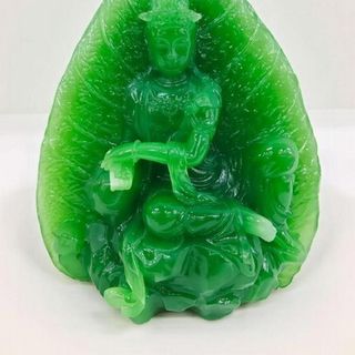 Tượng Ngài Quan Thế Âm Bồ Tát ngồi đài sen
