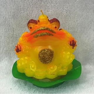Đèn cầy Thiềm Thừ Cóc Ba Chân Ngậm Tiền Đỏ Cao 18cm Chất Liệu Đá Trọng Lượng 600g Linh Vật Chiêu Tài May Mắn Phú Quý Bình An Sản Phẩm Việt Nam