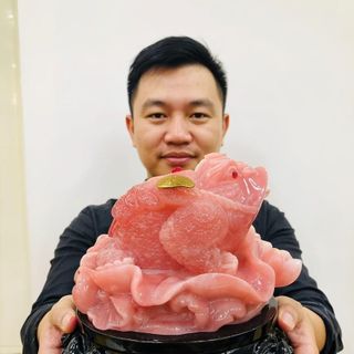 Thiềm Thừ Cóc Ba Chân Ngậm Tiền Đỏ Cao 18cm Chất Liệu Đá Trọng Lượng 600g Linh Vật Chiêu Tài May Mắn Phú Quý Bình An Sản Phẩm Việt Nam