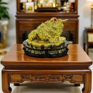 Thiềm Thừ Cóc Ba Chân Ngậm Tiền Mạ Vàng Cao 14cm Chất Liệu Đá Kích Thước 12cm Trọng Lượng 600g Linh Vật Chiêu Tài May Mắn Phú Quý Bình An Sản Phẩm Việt Nam