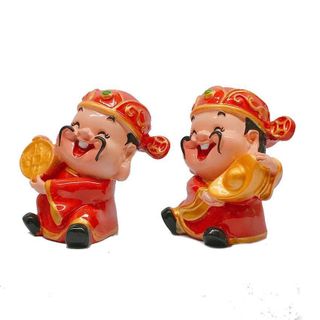 Bộ hai tượng ông Thần Tài áo đỏ cầm thỏi vàng, đồng tiền