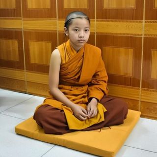 Tọa cụ vuông ngồi thiền 5,5x48cm chất liệu mút êm ái thiết kế nhỏ gọn phù hợp thiền định tại gia hoặc chùa chiền