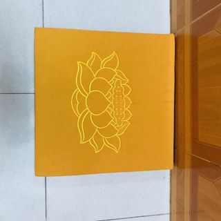 Tọa cụ vuông ngồi thiền 5,5x48cm chất liệu mút êm ái thiết kế nhỏ gọn phù hợp thiền định tại gia hoặc chùa chiền