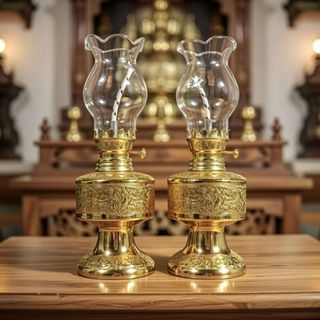 Đèn dầu sứ kim sa vàng Tâm Pháp cao 18cm chất liệu sứ tráng men và thủy tinh ánh sáng dịu nhẹ lung linh tạo không gian trang nghiêm cho thờ cúng tác phẩm nghệ thuật hoàn hảo