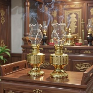 Đèn dầu sứ kim sa vàng Tâm Pháp cao 18cm chất liệu sứ tráng men và thủy tinh ánh sáng dịu nhẹ lung linh tạo không gian trang nghiêm cho thờ cúng tác phẩm nghệ thuật hoàn hảo