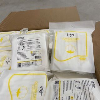 Bông tẩy trang mèo Vàng 222 miếng
