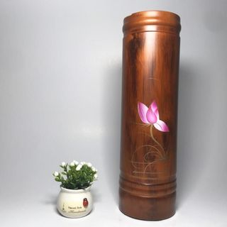 Ống Đựng Nhang Gỗ Tràm Họa Tiết Hoa Sen Bền Chục Năm Uy Tín Trang Trọng Chiều Cao 26cm Ngang 7cm Dùng Trên Bàn Thờ Chất Liệu Bền Bỉ